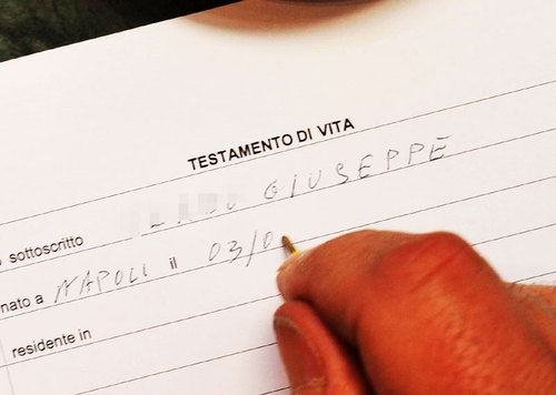 SEL PALERMO – Consegnate le firme raccolte per l’istituzione del Registro dei Testamenti biologici