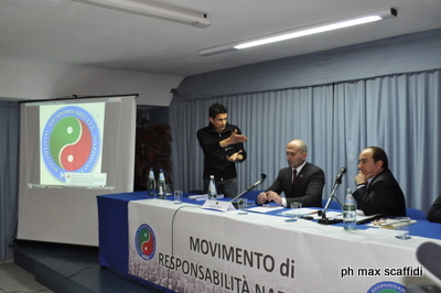 SCILIPOTI CONTESTATO A BROLO – Il comunicato dei giovani autori della protesta