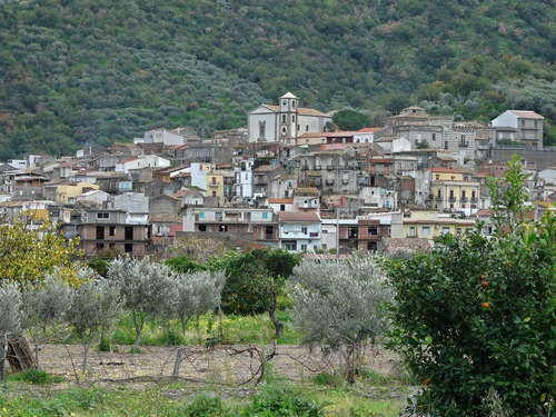 MAZZARRA’ SANT’ANDREA – Trovato quarto cadavero nel cimitero della mafia