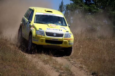 CAMPIONATO ITALIANO CROSS COUNTRY RALLY – Lorenzo Codecà e Bruno Fedullo, su Suzuki Grand Vitara V6 3.6 vincono la 5. Baja della Sila