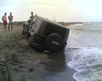 BROLO  – Jeep sulla spiaggia – Rubata nella notte ad Ucria