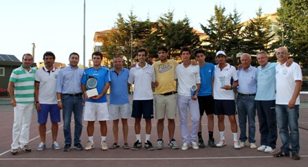 TENNIS BROLO – Il siracusano Zito si aggiudica l’open di Brolo