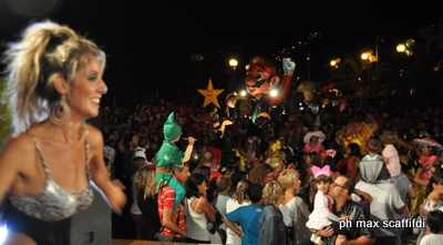 FESTA, FOLLA, COLORI – Ecco il carnevale estivo brolese 2011