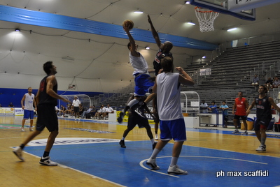 BASKET – ORLANDINA CHAMPAGNE, BATTUTA LATINA