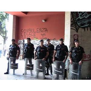 POLIZIA – Sgomberato centro sociale a Palermo, blitz all’alba