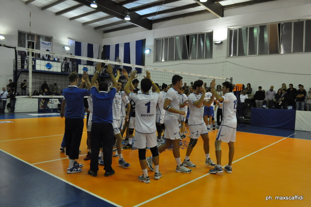 VOLLEY BROLO – Un grande pubblico per una vittoria che va ben oltre la posta in palio