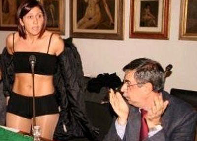 IN MUTANDE … contro Monti