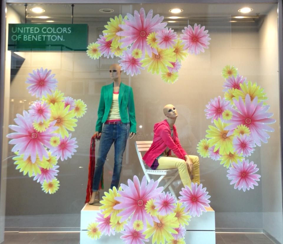 VETRINE DI MODA – Quelle della Benetton a Capo d’Orlando