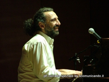 Stefano Bollani & Messina – Al PalAntonello per i 10 anni del “Danish trio”