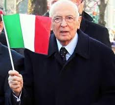 738 voti – Napolitano rieletto al Colle.