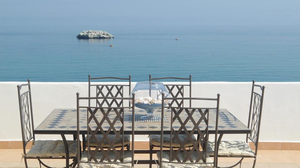 APPUNTAMENTI – L’Happy Hour con il “Due Torri” all’Attico sul Mare di Brolo.