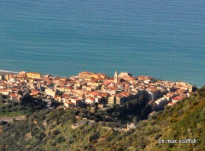 SARA’ GIOIOSA – SIAMO PRETESTUOSI !