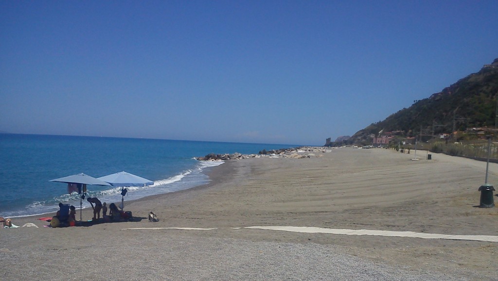 PIRAINO – Strade pulite, torrenti in sicurezza e spiagge pronte per il gran caldo