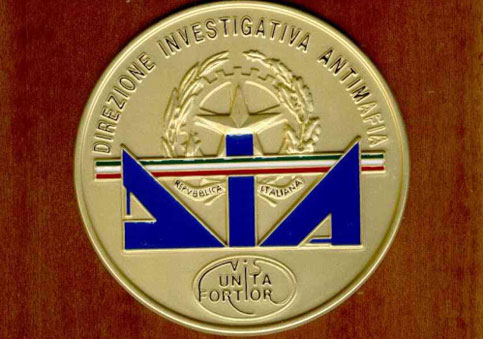 MAFIA – Immobili e un’edicola sottratti a due affiliati messinesi