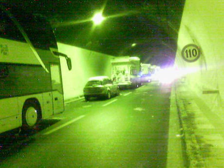 MISTERI – Bus si ferma in ‘galleria misteri’ A19