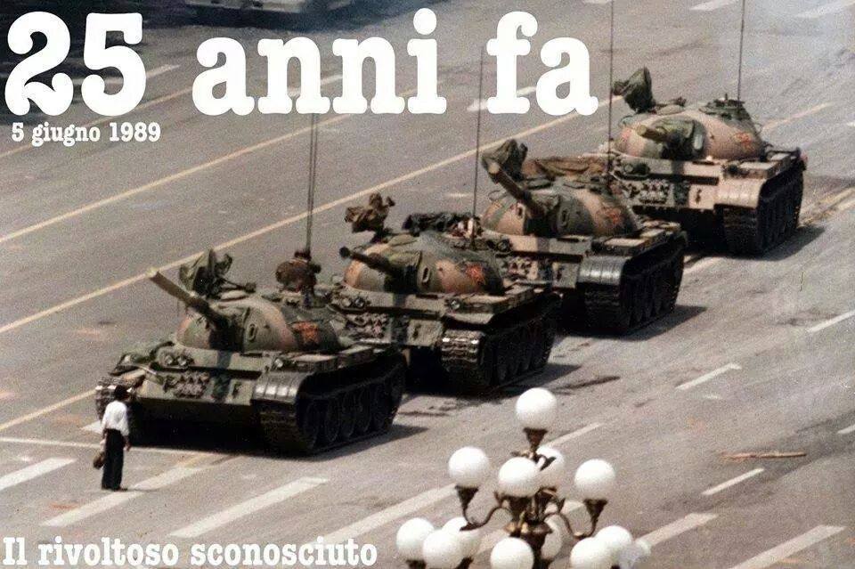FOTO & ANNIVERSARI – In Piazza Tienanmen la morte della libertà