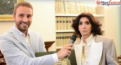 Anna Marchesini – Premiata da MareFestival ricorda Troisi in un video esclusivo