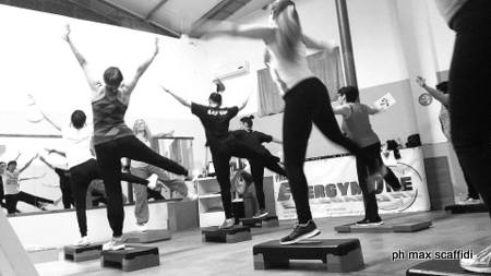 ZUMBA STEP – Scoprila sotto la guida di Angela Mancuso alla EnergymOne di Brolo