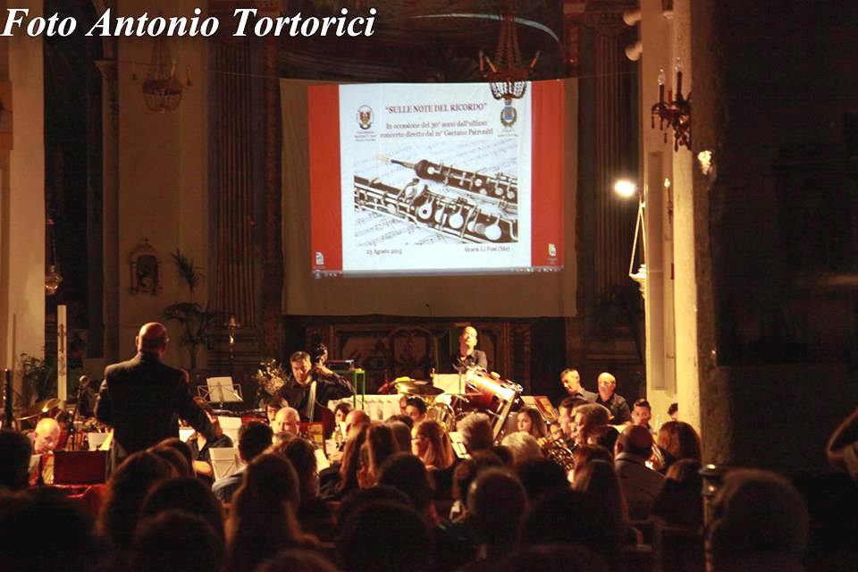 ALCARA LI FUSI – DI ALTO SPESSORE IL CONCERTO “SULLE NOTE DEL RICORDO”
