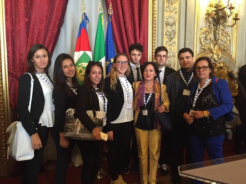 “SCIASCIA FERMI”  – STUDENTI SANTAGATESI FINALISTI NEL CONCORSO NAZIONALE “UNA NUOVA CARTA D’IDENTITÀ PER LA RAI”