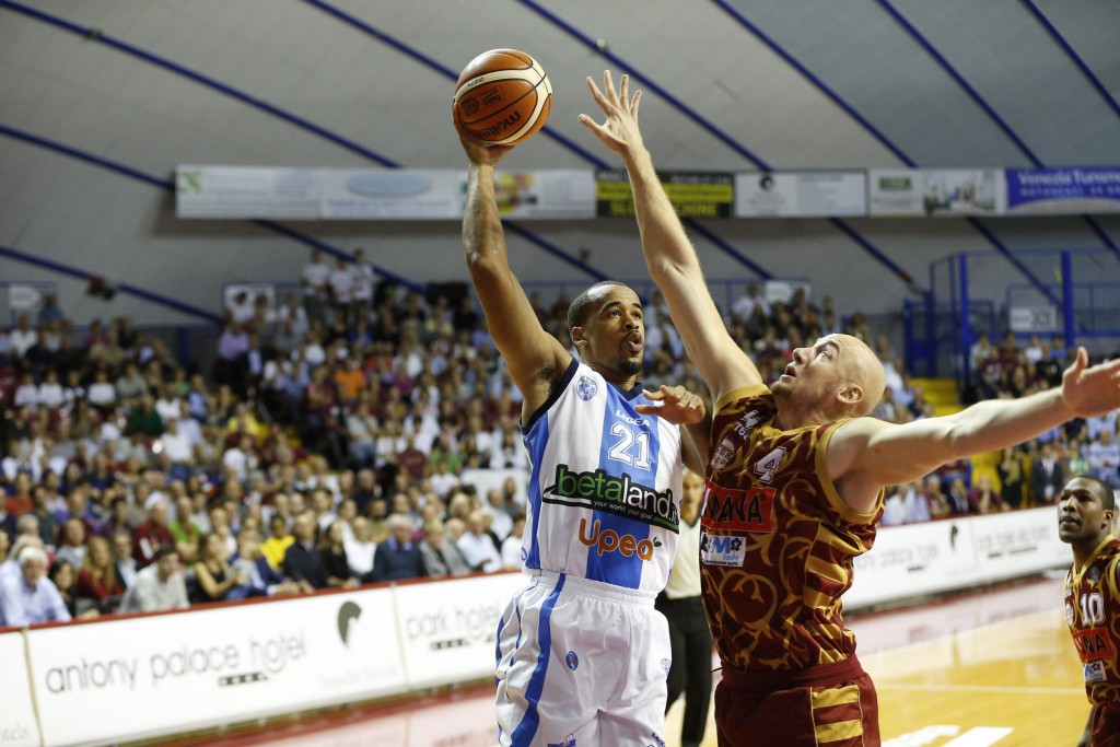 BASKET CAPO D’ORLANDO – Bowers out 4 settimane