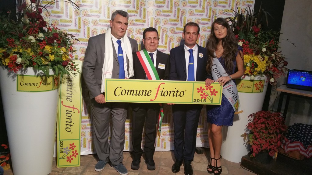 COMUNI FIORITI – Terme Vigliatore “Regina di Fiori”. Primo Comune del Sud premiato con “4 fiori”