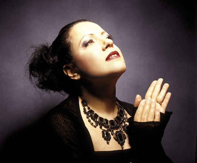 ANTONELLA RUGGERO – Domani in concerto al Palacultura di Messina presenta “I Regali di Natale”