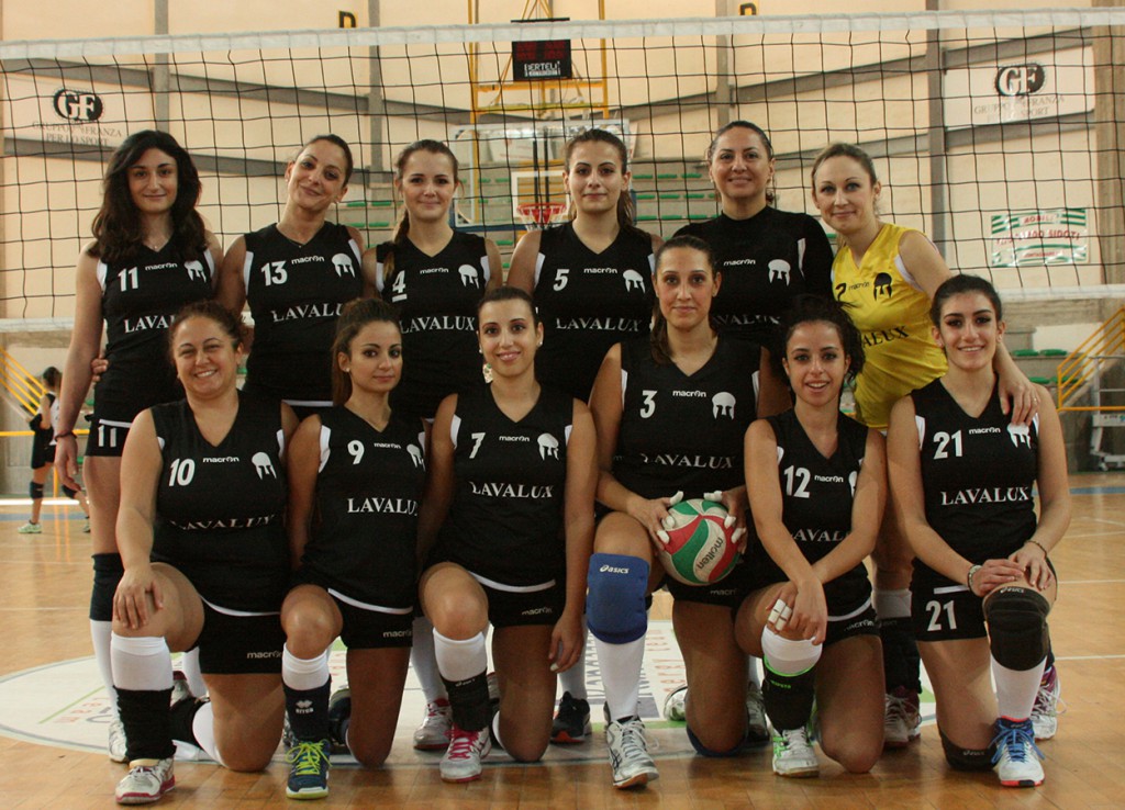 VOLLEY FEMMINILE – Esordio vincente per la Saracena Lavalux