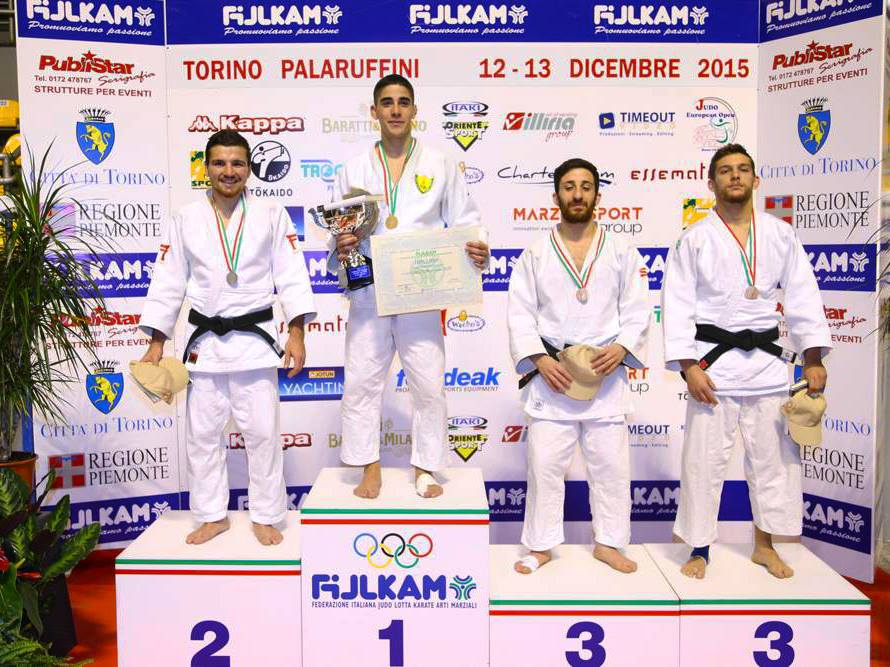 JUDO – Il siciliano Elios Manzi, in forza alle Fiamme Gialle, si conferma tricolore nei 60 kg nei campionati italiani assoluti