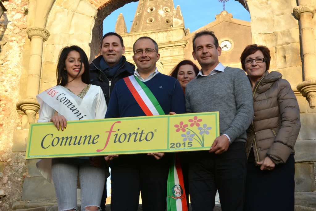 FORZA D’AGRO’ E GALLODORO – SUCCESSO PER I DUE EVENTI LEGATI ALLA CONSEGNA DEL PREMIO COMUNI FIORITI