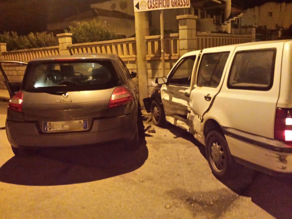 BARCELLONA P.G. – Incidente stradale, due feriti