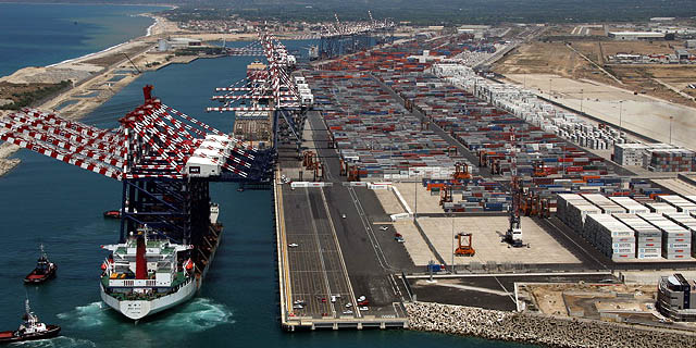 REGGIO CALABRIA – Rafforzata la centralità del porto di Gioia Tauro