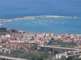 SANT’AGATA MILITELLO – Precariato, approvato il programma di fuoriusciata