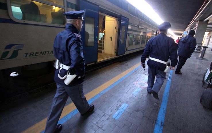 REGGIO CALABRIA – Polfer intensificati i servizi di controllo sicurezza in impianti ferroviari e sui treni