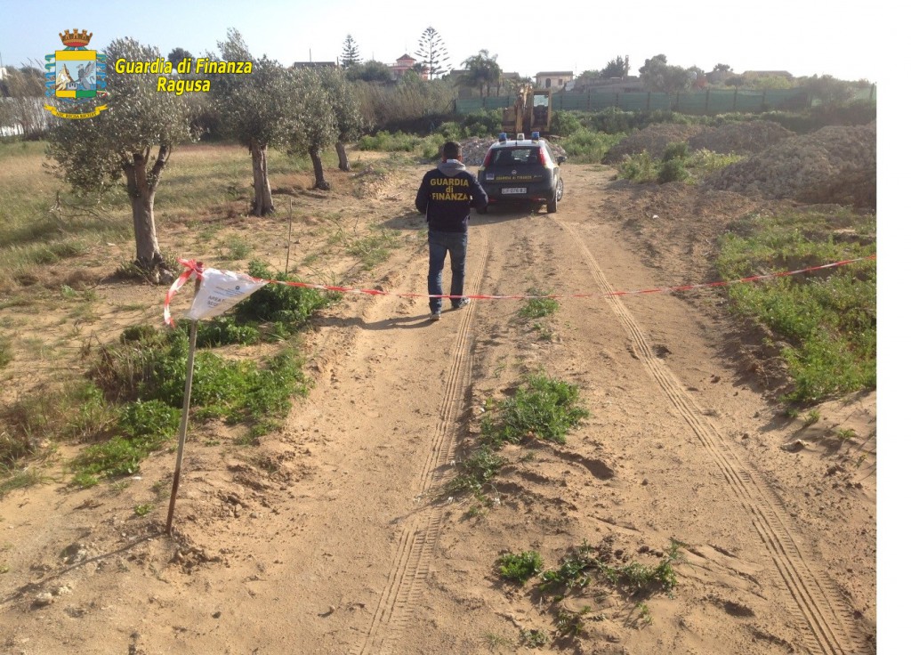 GDF – Sequestrata ad Ispica un’area di 2.000 mq adibita a discarica abusiva