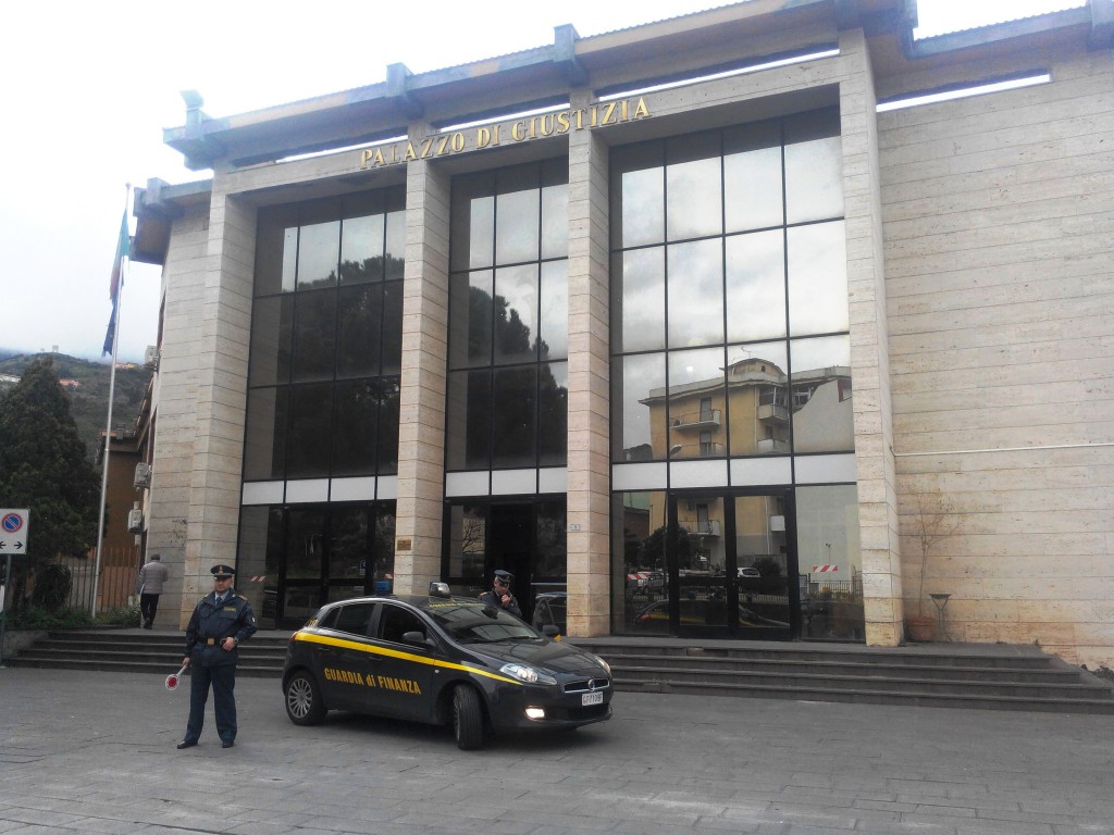 PATTI – Sequestrato un centro di scommesse illegale
