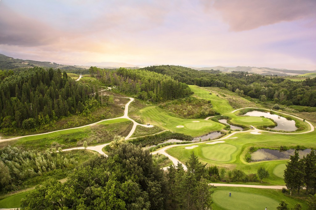 CASTELFALFI  – AL TOSCANA RESORT CASTELFALFI SI GIOCA UN FOOTGOLF…DA NAZIONALE!