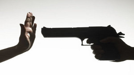 BRANCALEONE – Tre colpi di pistola per il tappo del serbatoio dell’autocarro