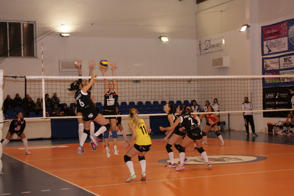 VOLLEY FEMMINILE – La Saracena Volleyin trasferta a Santo Stefano