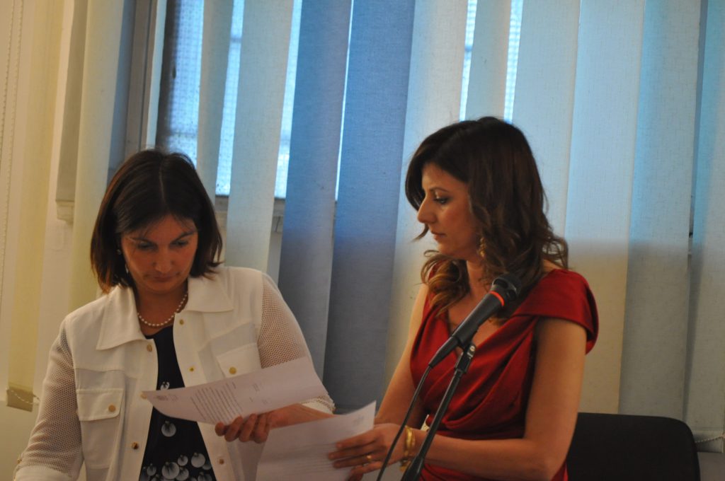 DIMISSIONI – Quelle di Anna Ricciardi, a Brolo, sembrano ormai cosa fatta