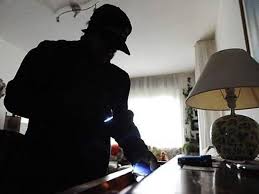 FURTI A TORRENOVA – Trafugati gioielli e monili a casa di una donna di 58 anni