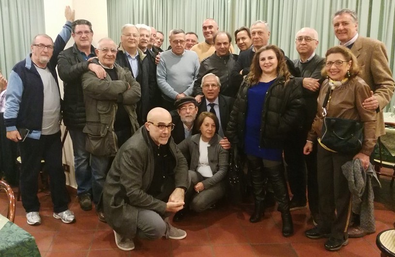 “GIOVINEZZA” – I 70anni di Pippo Salvo, si riuniscono per festeggiarlo, tre generazioni di “inossidabili” camerati