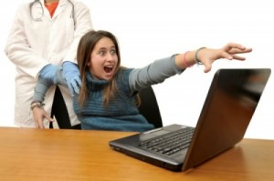 MALATI DI TECNOLOGIA – C’è chi non esce più di casa