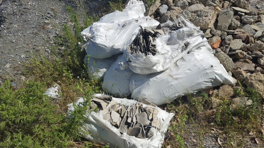 LEGAMBIENTE LONGANO – Amianto abbandonato lungo il torrente Patrì