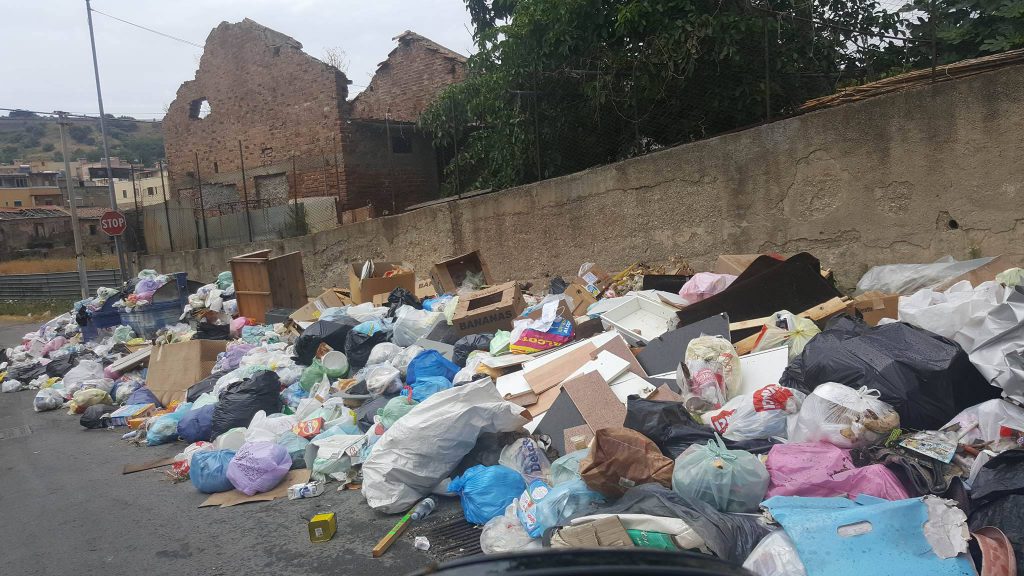 MESSINA – Emergenza rifiuti, i consiglieri Barbera e Fama chiedono provvedimenti straordinari