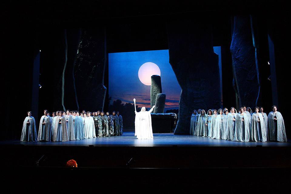 TAORMINA – Coro lirico siciliano, la lunga estate operistica al teatro antico