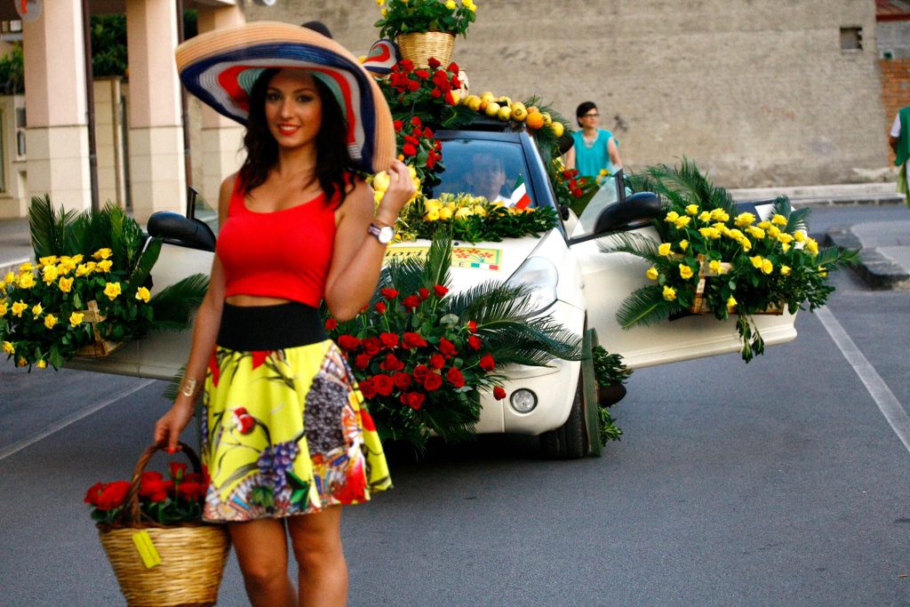 TERME VIGLIATORE – Successo per la sfilata dei fiori
