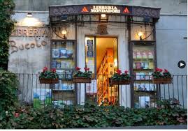 TAORMINA – Flashmob in Piazza Duomo per la libreria Bucalo