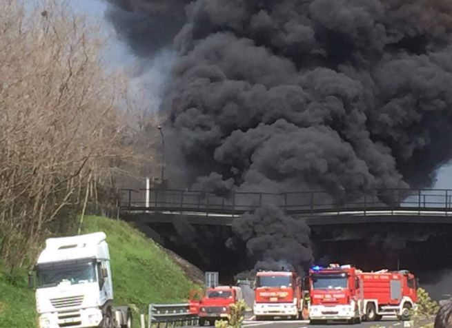 A20 PA/ME – Chiusa autostrada per Tir in fiamme