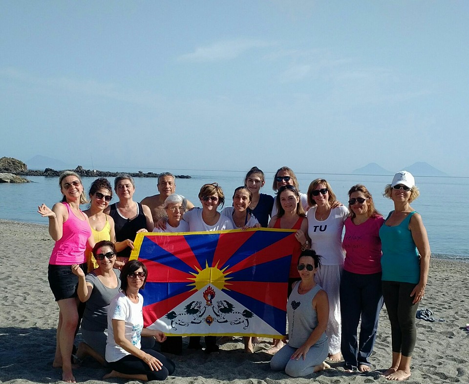 TIBET LIBERO – La bandiera del Tibet sventola a Testa di Monaco